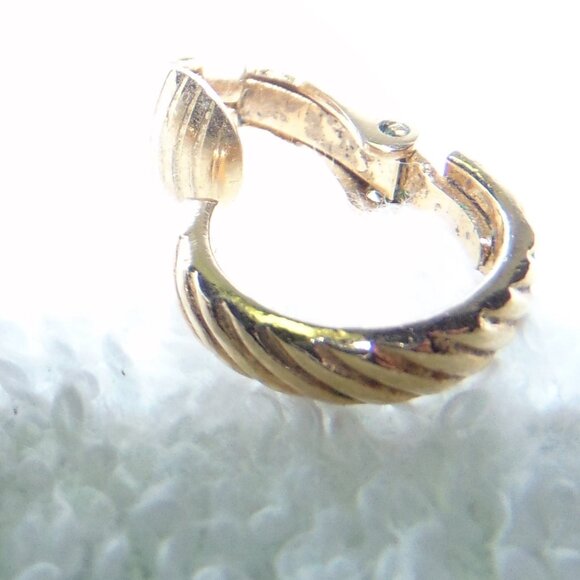 CLIP EARRINGS, Vintage 1928 Gold Tone Small Hoop Earrings - Picture 6 of 6